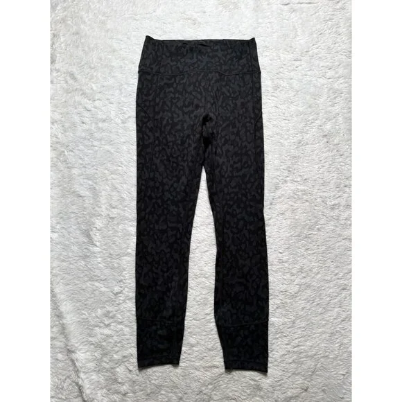 Lululemon In Movement Tight 25" *Everlux Formation Camo Deep Coal Multi Size 6 - Picture 5 of 6